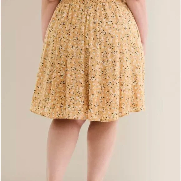 Torrid Retro Chic Swing Skirt - Floral Yellow - Picture 8 of 12